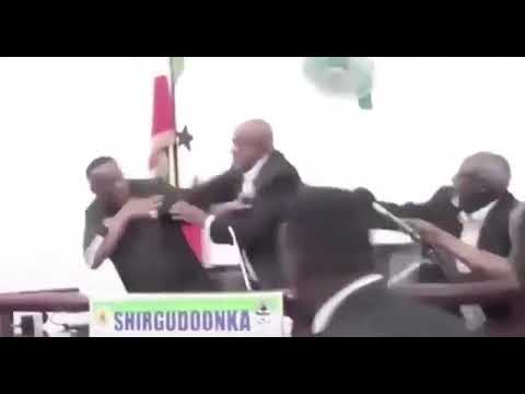 Somalia’s President Reportedly Fights With His Vice President  At Conference [Video]
